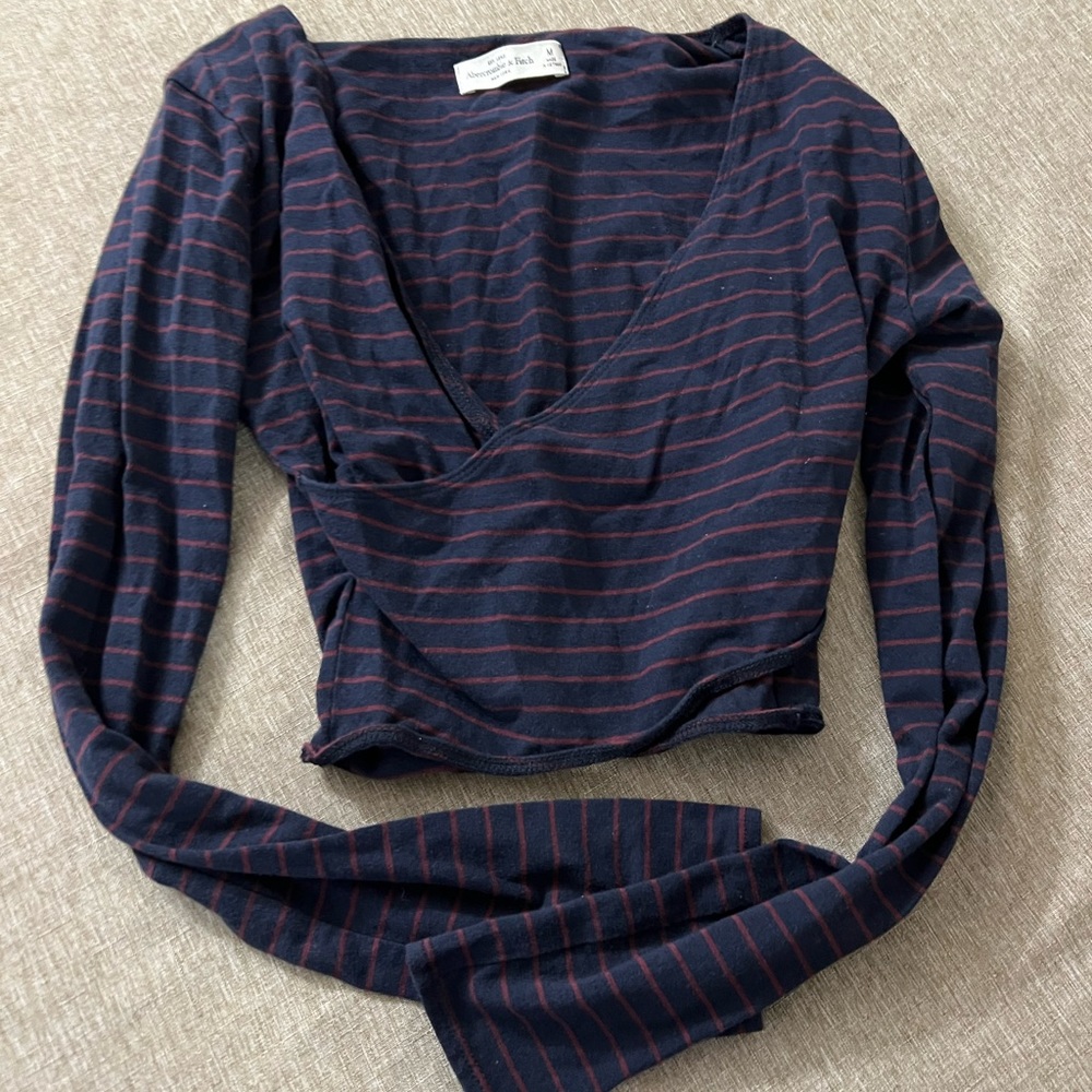 Y2K vintage Abercrombie medium crop top